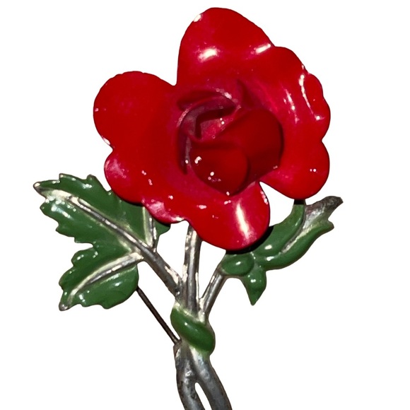 Vintage detailed Red Rose Brooch - Picture 2 of 3
